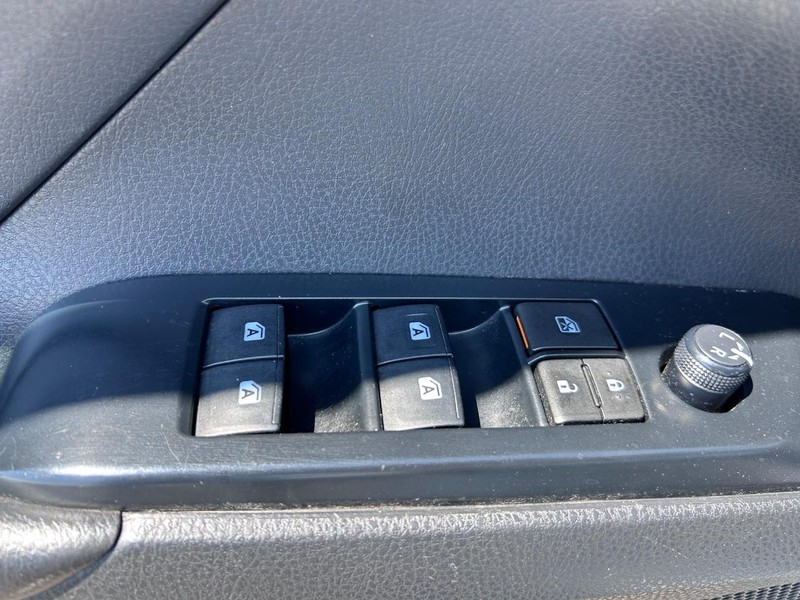 Toyota Camry Vehicle Image 16