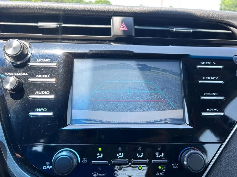 Toyota Camry Vehicle Image 19