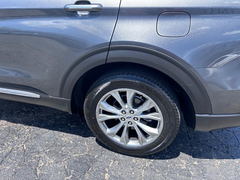 Ford Explorer Vehicle Image 07