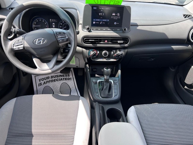 Hyundai Kona Vehicle Image 08