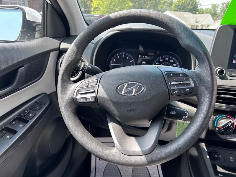 Hyundai Kona Vehicle Image 09
