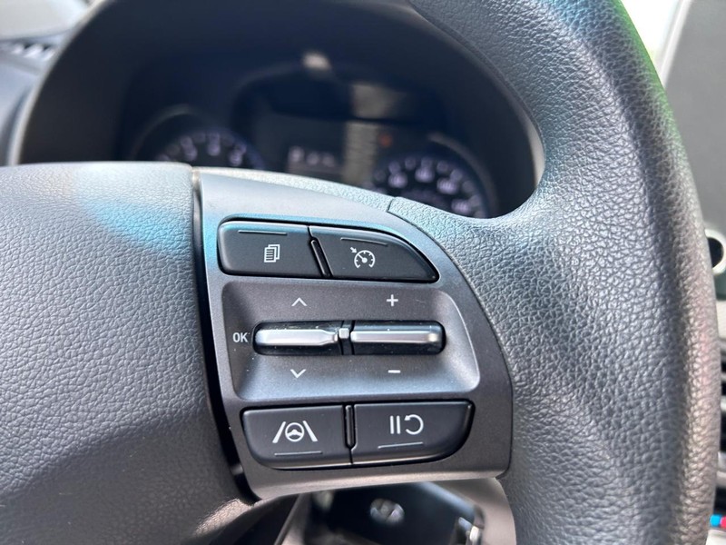 Hyundai Kona Vehicle Image 11