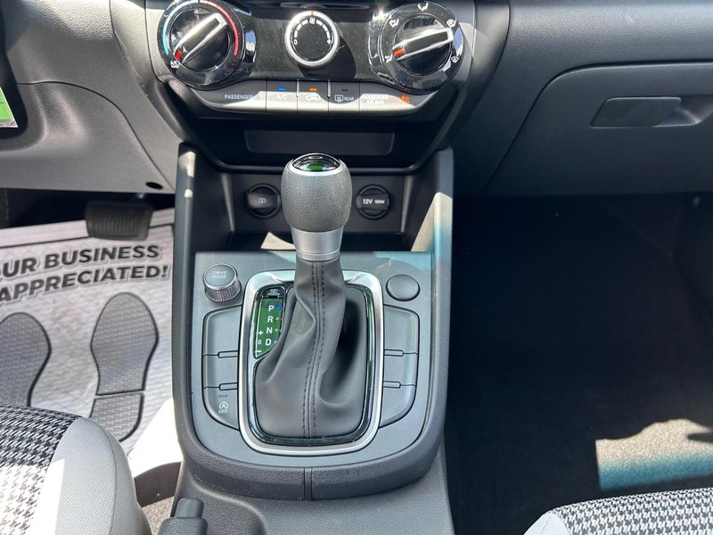 Hyundai Kona Vehicle Image 14