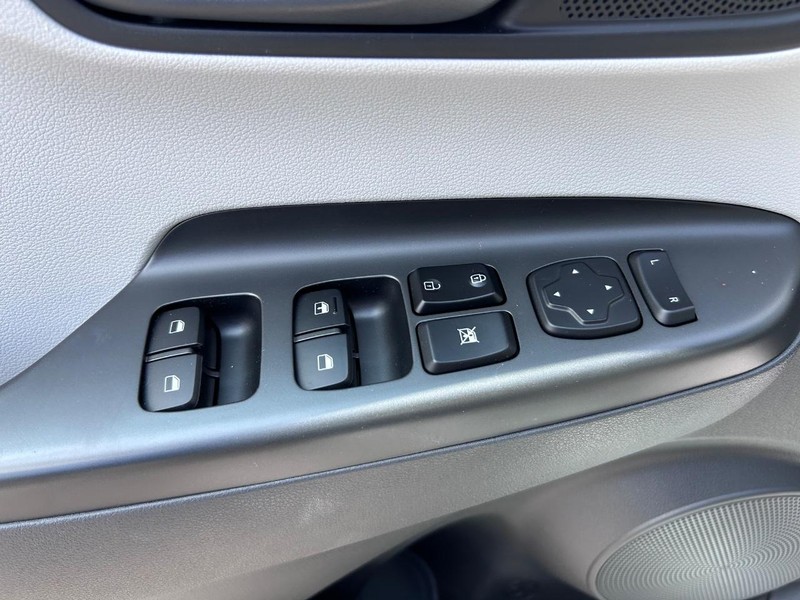 Hyundai Kona Vehicle Image 16