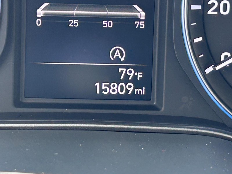 Hyundai Kona Vehicle Image 18