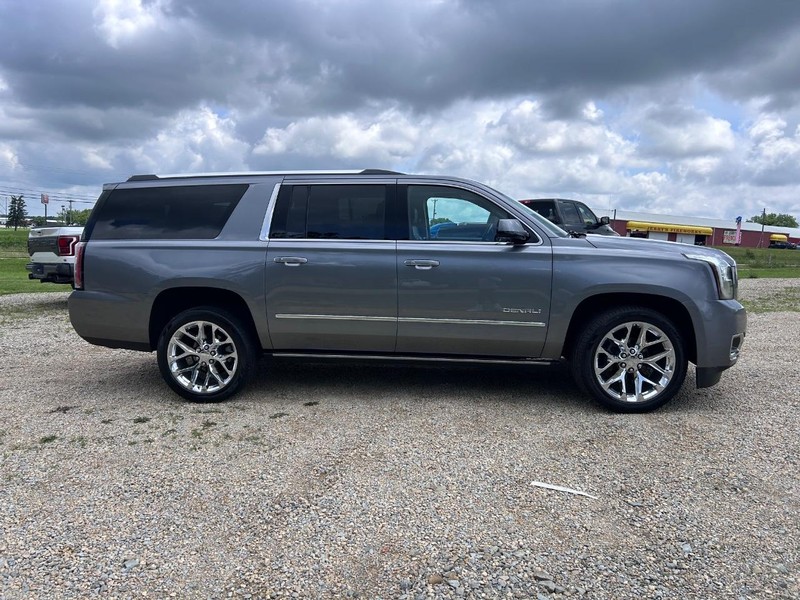 GMC Yukon XL Vehicle Image 02