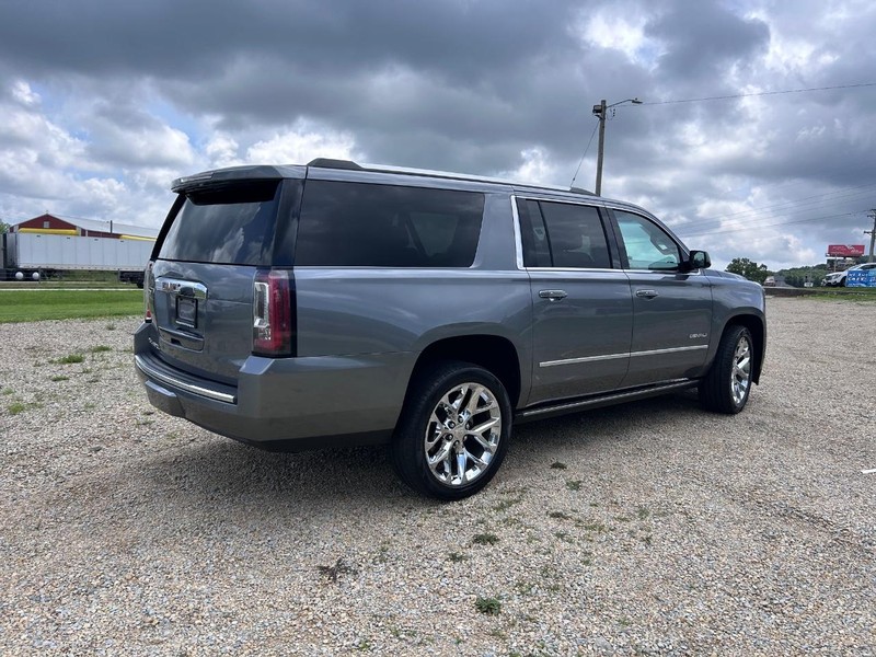 GMC Yukon XL Vehicle Image 03