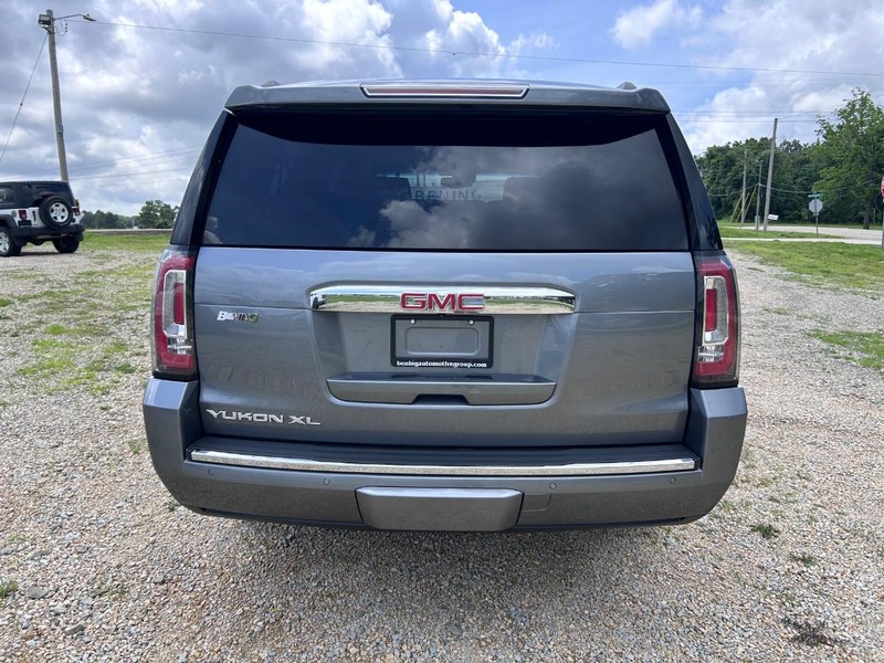 GMC Yukon XL Vehicle Image 04