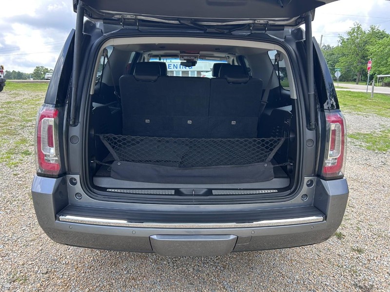 GMC Yukon XL Vehicle Image 05