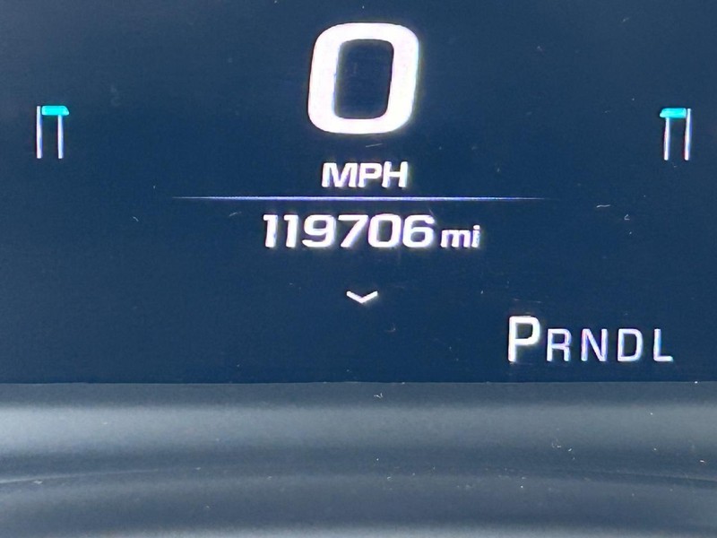 GMC Yukon XL Vehicle Image 23
