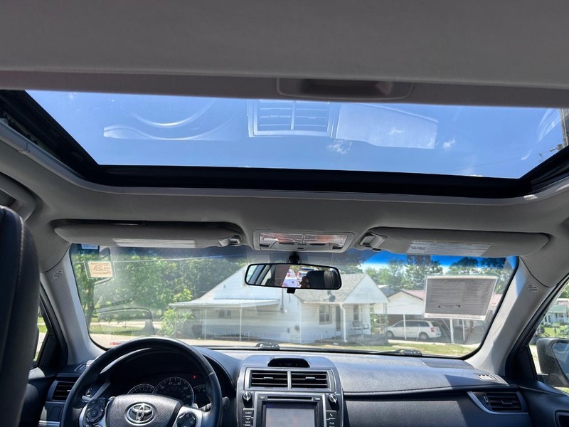 Toyota Camry Vehicle Image 08