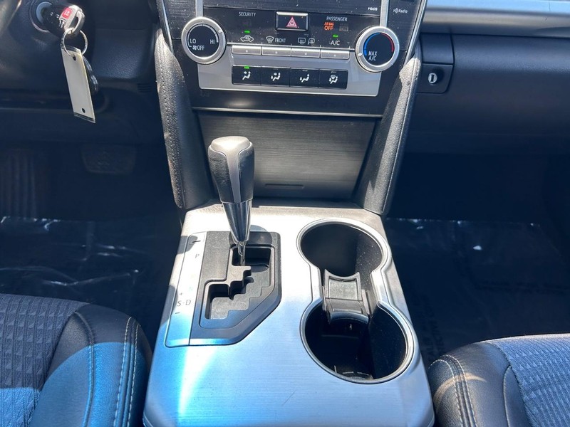 Toyota Camry Vehicle Image 15