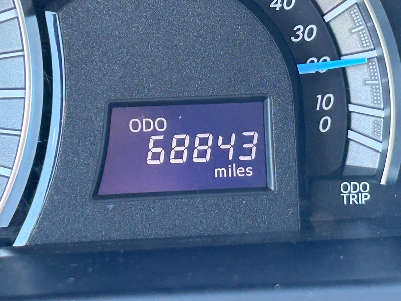 Toyota Camry Vehicle Image 19