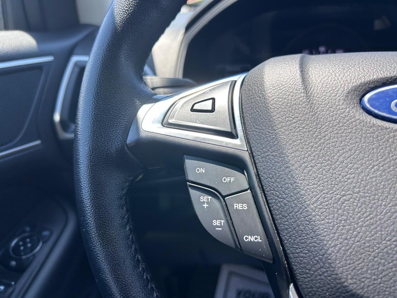 Ford Edge Vehicle Image 10