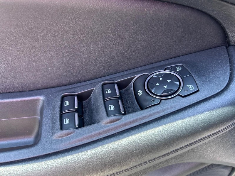 Ford Edge Vehicle Image 16