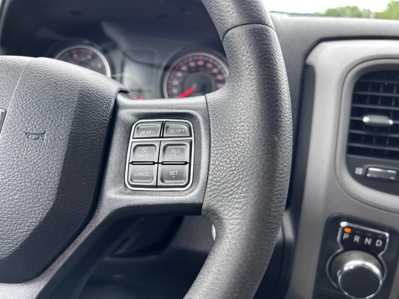 Ram 1500 Classic Vehicle Image 11