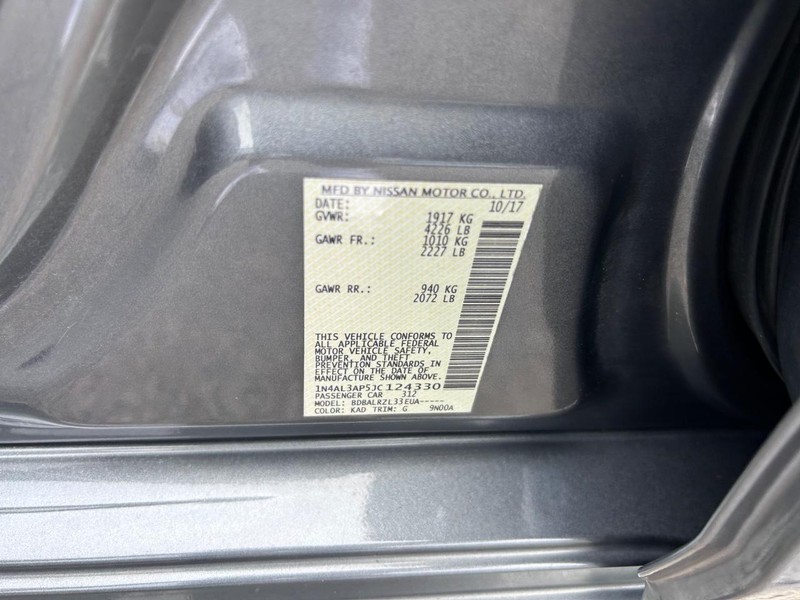 Nissan Altima Vehicle Image 20