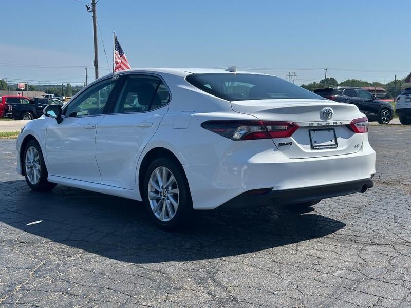 Toyota Camry Vehicle Image 05