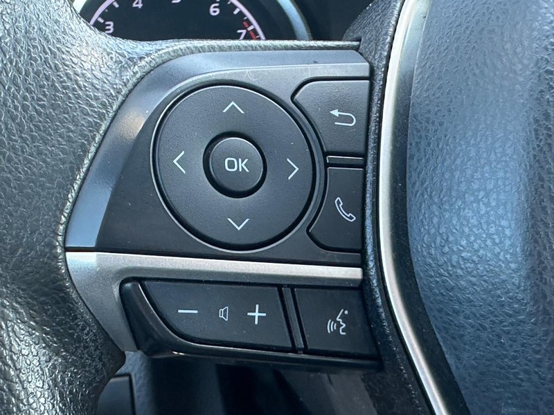 Toyota Camry Vehicle Image 13