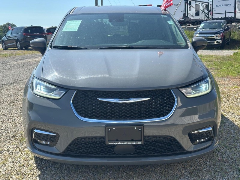 Chrysler Pacifica Vehicle Image 09
