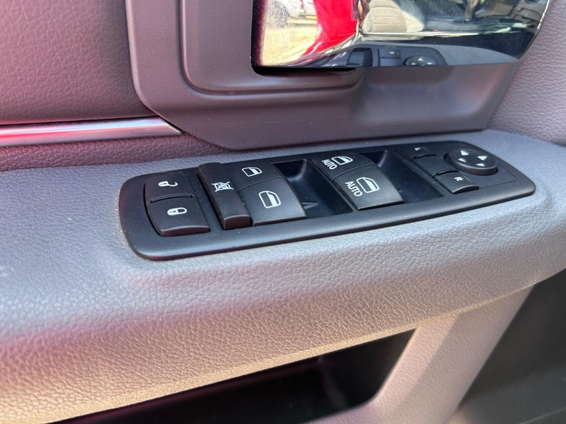 Ram 1500 Vehicle Image 16