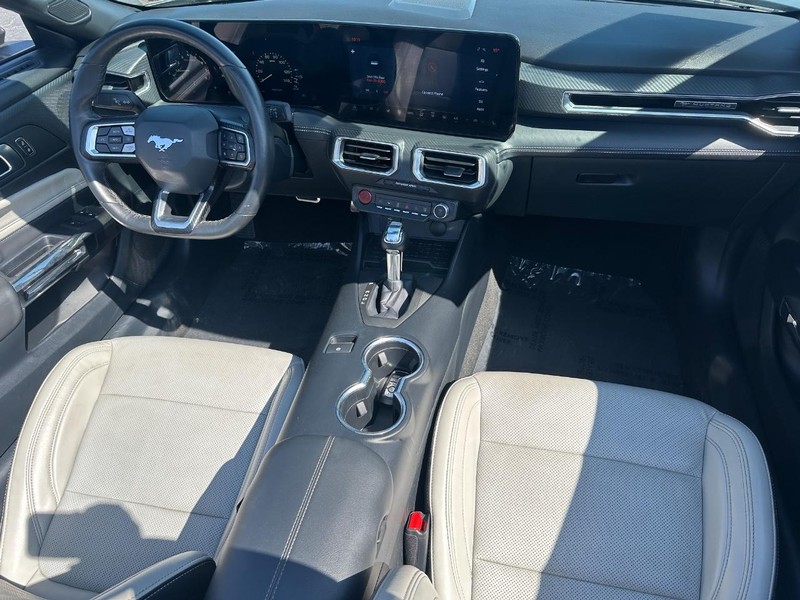 Ford Mustang Vehicle Image 13