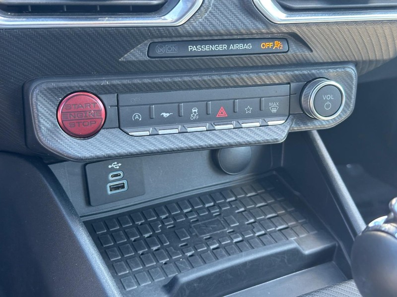 Ford Mustang Vehicle Image 20