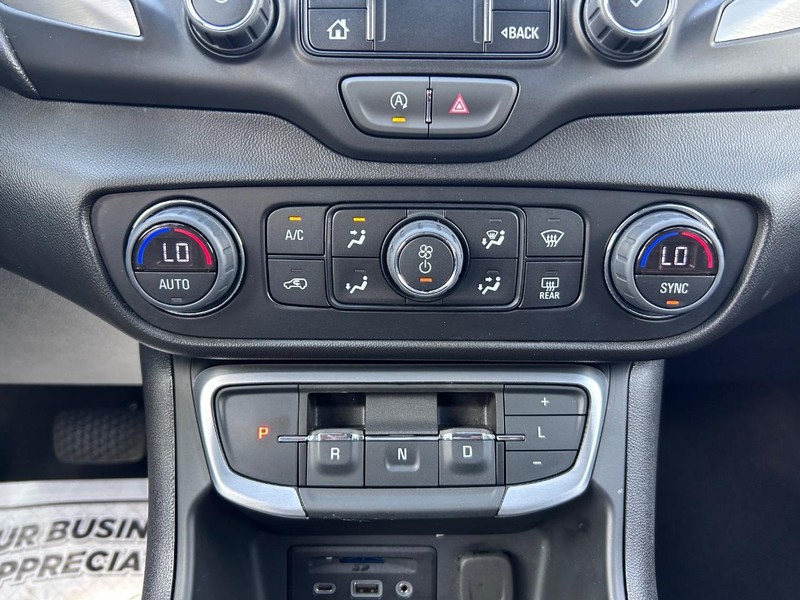GMC Terrain Vehicle Image 16