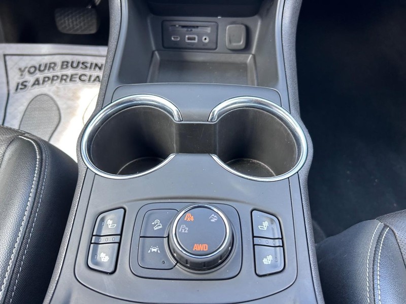 GMC Terrain Vehicle Image 17