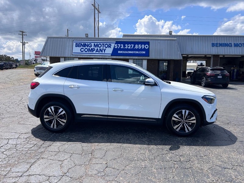 Mercedes-Benz GLA Vehicle Image 02
