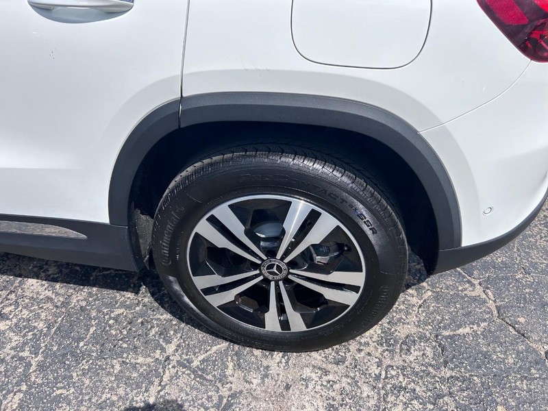 Mercedes-Benz GLA Vehicle Image 07