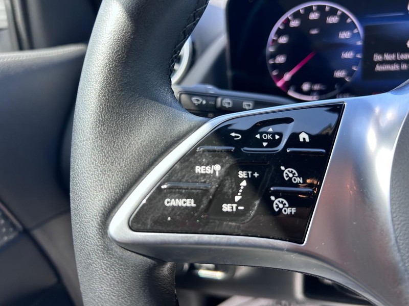 Mercedes-Benz GLA Vehicle Image 13