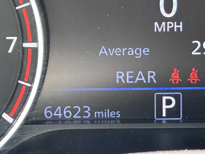 Nissan Altima Vehicle Image 18