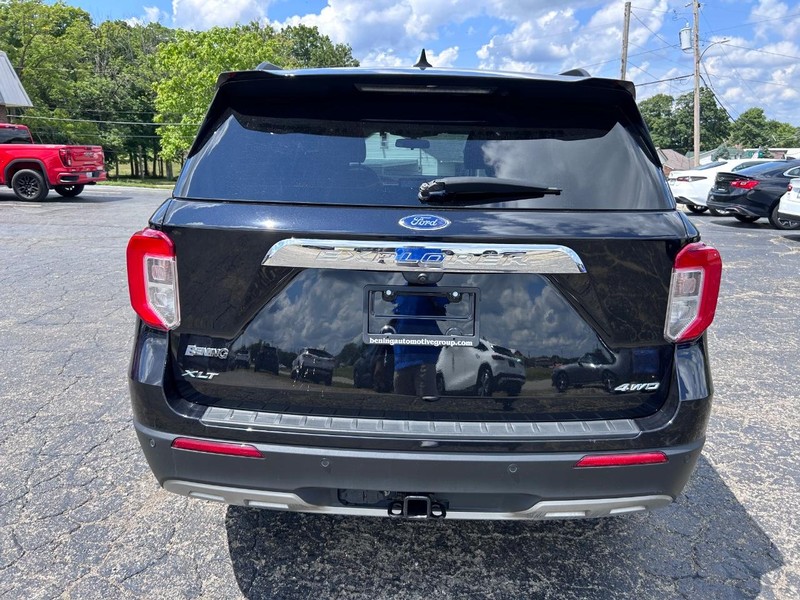 Ford Explorer Vehicle Image 04