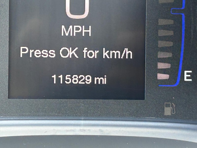 Chrysler 200 Vehicle Image 18