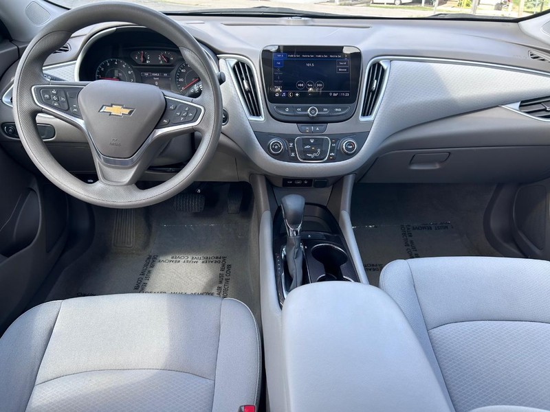 Chevrolet Malibu Vehicle Image 08
