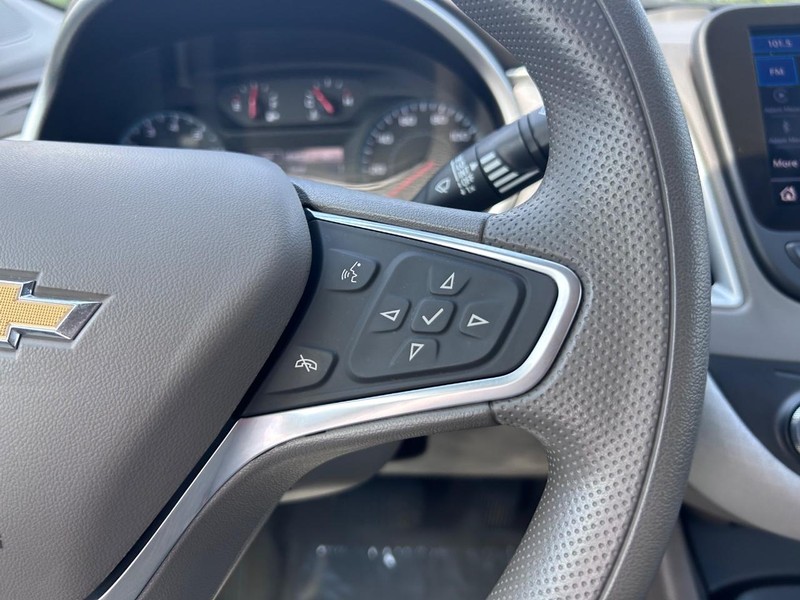 Chevrolet Malibu Vehicle Image 11