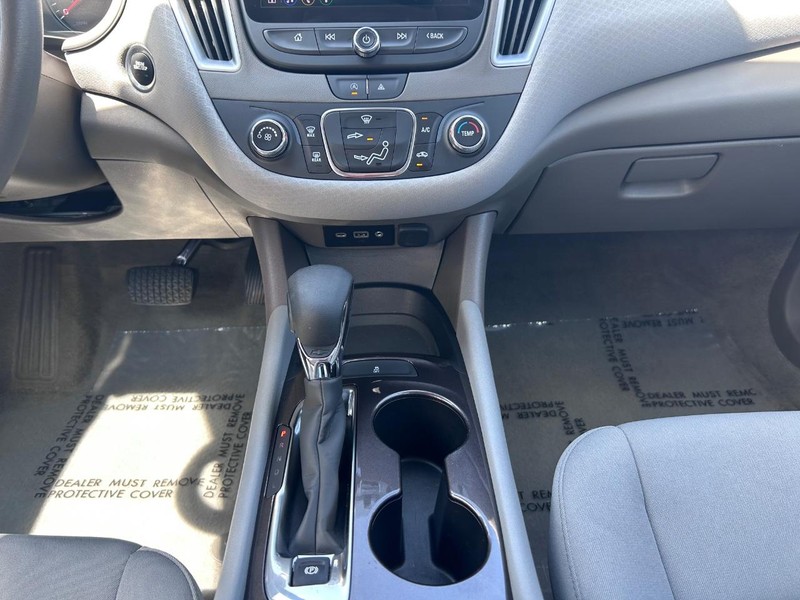Chevrolet Malibu Vehicle Image 14