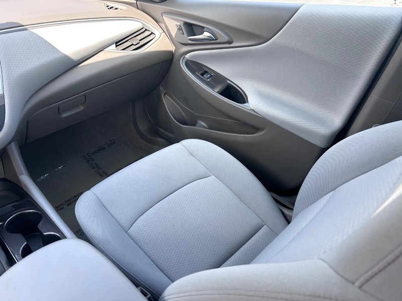 Chevrolet Malibu Vehicle Image 15