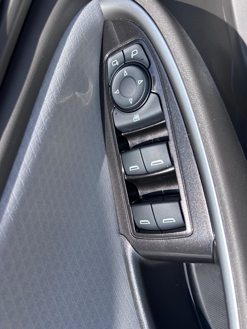 Chevrolet Malibu Vehicle Image 16