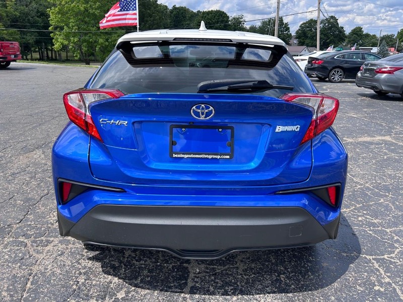 Toyota C-HR Vehicle Image 04