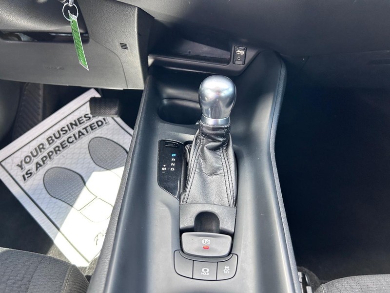 Toyota C-HR Vehicle Image 14