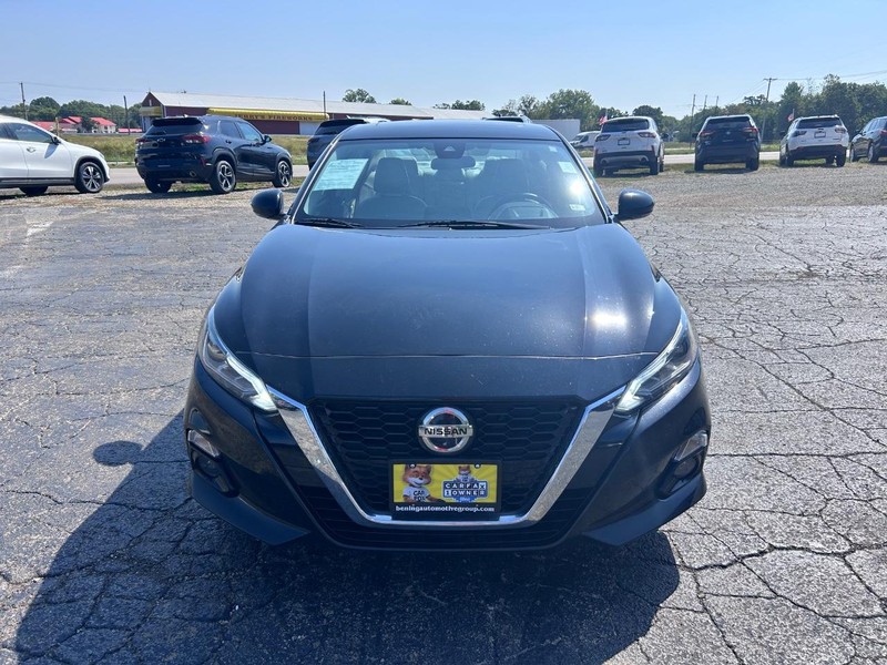 Nissan Altima Vehicle Image 08