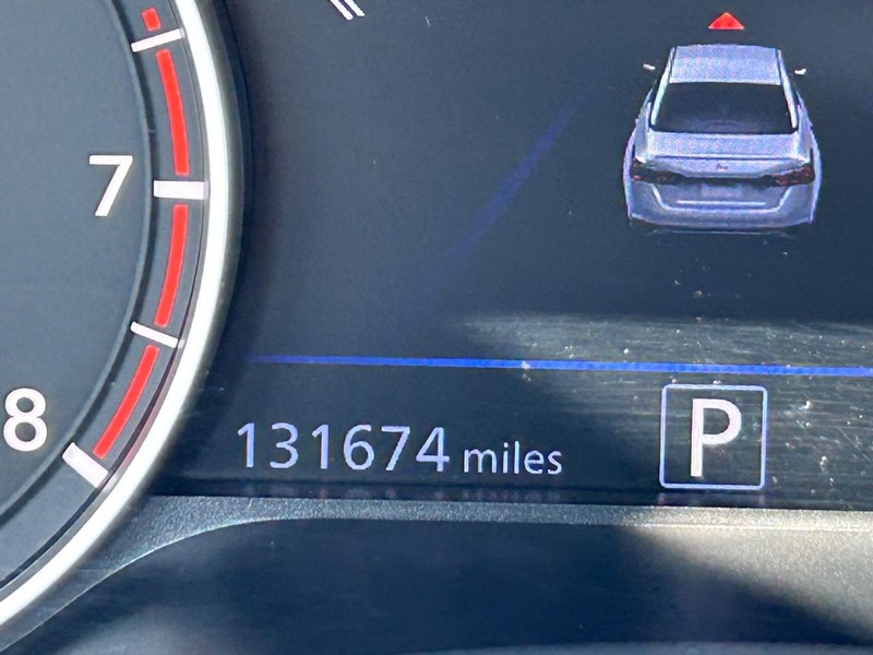 Nissan Altima Vehicle Image 21