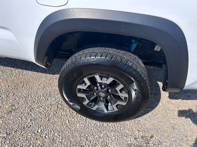Toyota Tacoma Vehicle Image 06