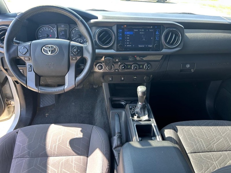 Toyota Tacoma Vehicle Image 08