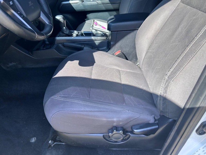 Toyota Tacoma Vehicle Image 17