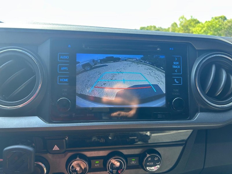 Toyota Tacoma Vehicle Image 19
