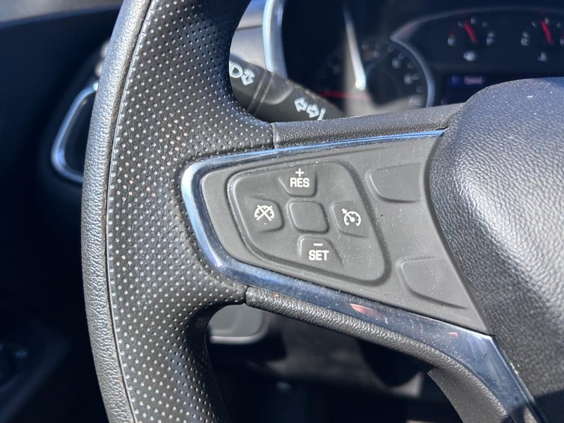 Chevrolet Equinox Vehicle Image 10