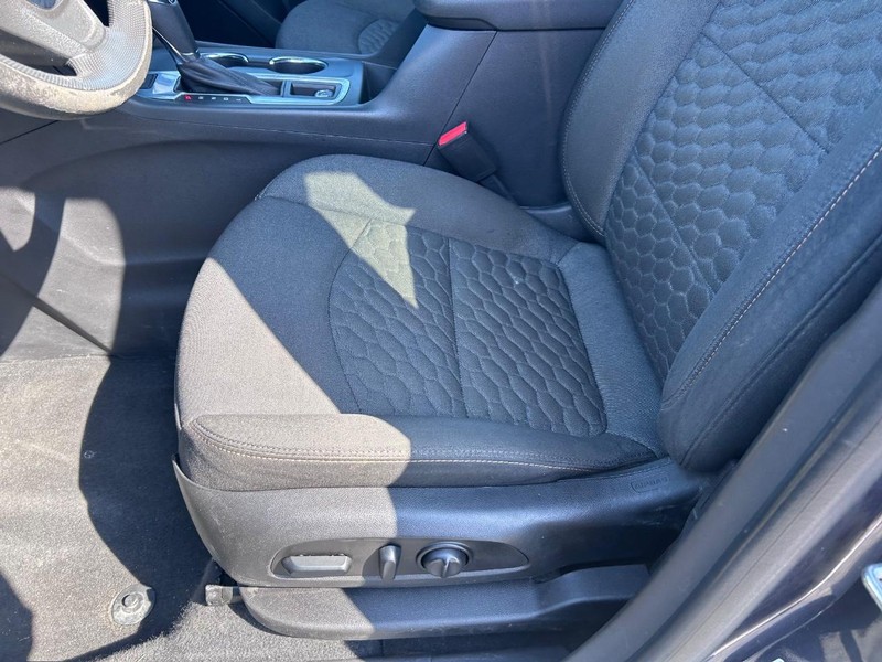 Chevrolet Equinox Vehicle Image 17